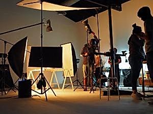 Kurumsal Tanıtım Filmi Fiyatları: 2025 Güncel Maliyetler Ve Etkileyen Faktörler 2 Kurumsal Tanıtım Filmi Fiyat Aralıkları